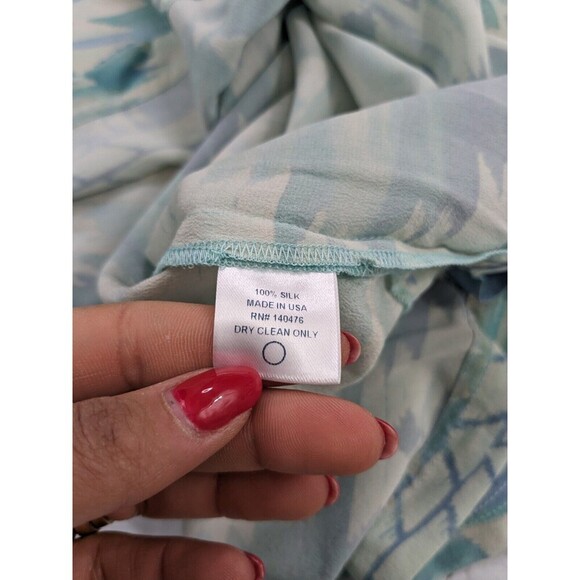 FAHERTY Womens Silk Aztec Print T Shirt  Small Cream Blue Tribal Top Blouse Sz M - Picture 6 of 6